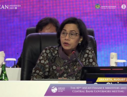 Sri Mulyani: Meskipun Gaji Karyawan RI Naik, Setoran PPh Tetap 2 Digit