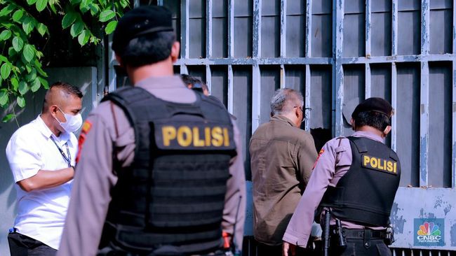 Polisi Menggeledah Rumah Ketua KPK Firli Bahuri