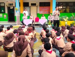 Kapolsek Pancoran Memberikan Pembelajaran kepada Siswa SD Tentang Bahaya Bullying di Lingkungan Sekolah