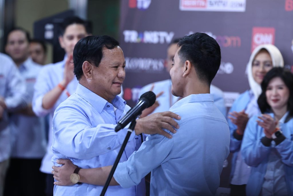 Prabowo Terkesan dengan Penampilan Memukau Gibran dalam Panggung Debat Pilpres 2024