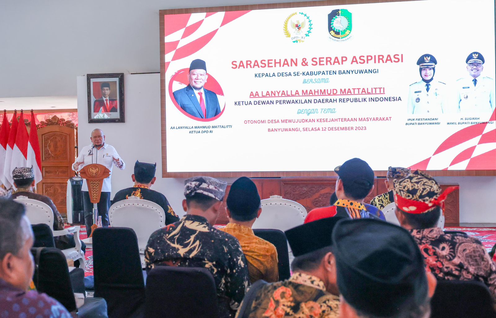 Ketua DPD RI Memberikan Penghargaan atas Kolaborasi yang Sukses Antara Bupati dan Kades dalam Meningkatkan Prestasi Banyuwangi