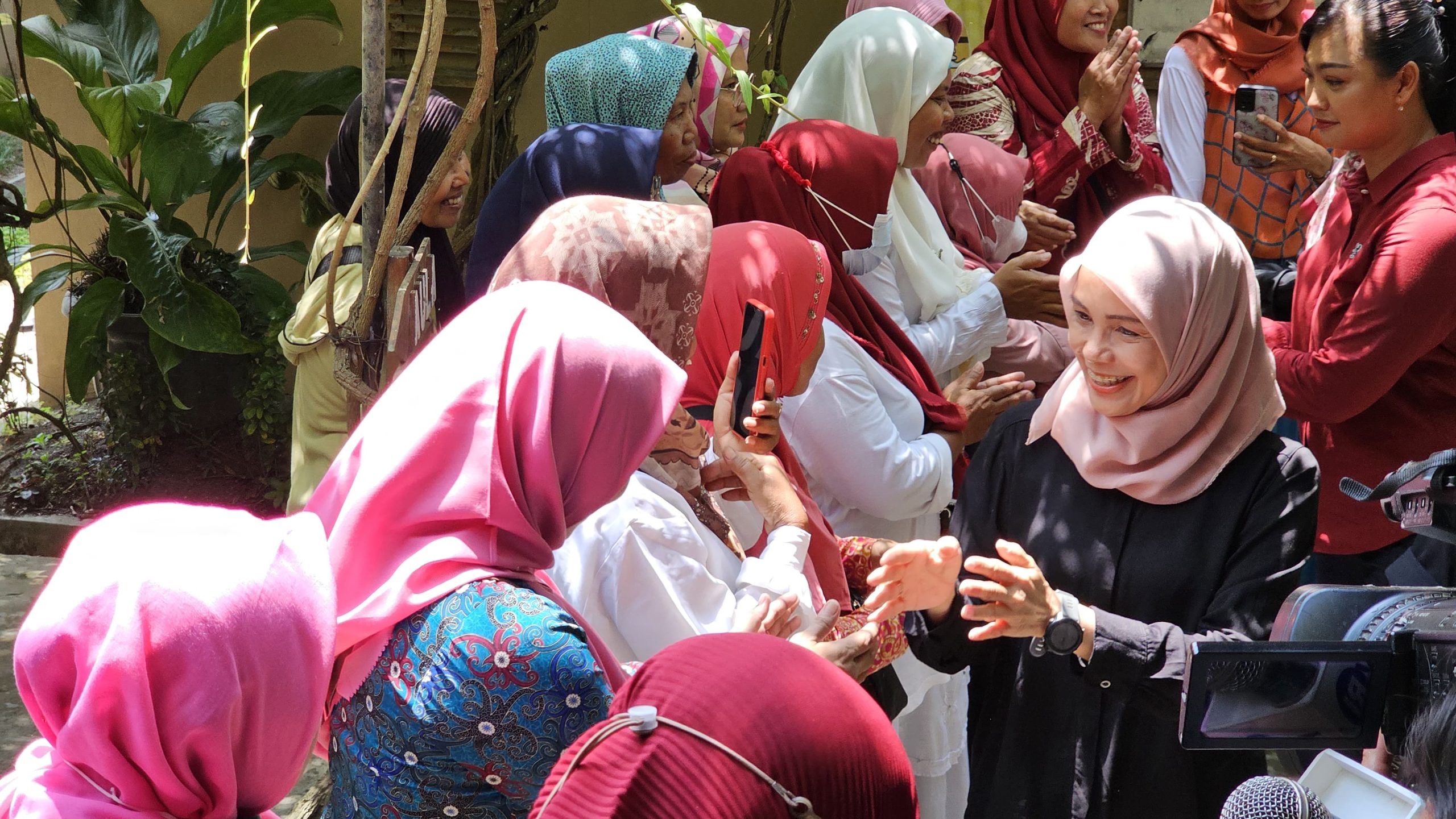 Siti Atikoh Melakukan Safari Politik ke Yogyakarta dan Jawa Tengah, Bertemu dengan Ibu-ibu Pengajian dan Wanita Hamil