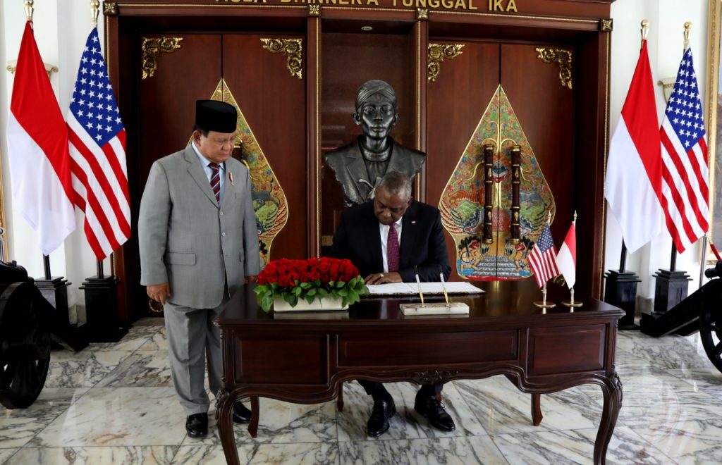 Menhan Prabowo Menerima Kunjungan Menhan AS Lloyd Austin untuk Membahas Kerja Sama Pertahanan AS-Indonesia