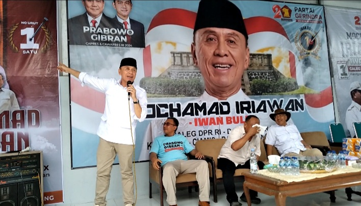 Iwan Bule Mengunjungi Langsung Masyarakat di Jabar, Mulai dari PKL hingga Pelaku UMKM, untuk Mendengarkan Aspirasi Mereka