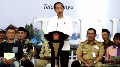 Jokowi Mencanangkan Penyerahan 2.000 Sertipikat Tanah di Cilacap