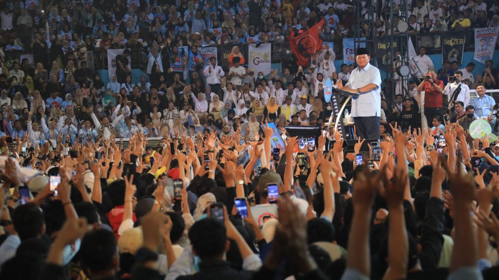 Di Hadapan Puluhan Ribu Masyarakat Sulsel, Prabowo : Kami Ingin Perbaiki Gaji Guru