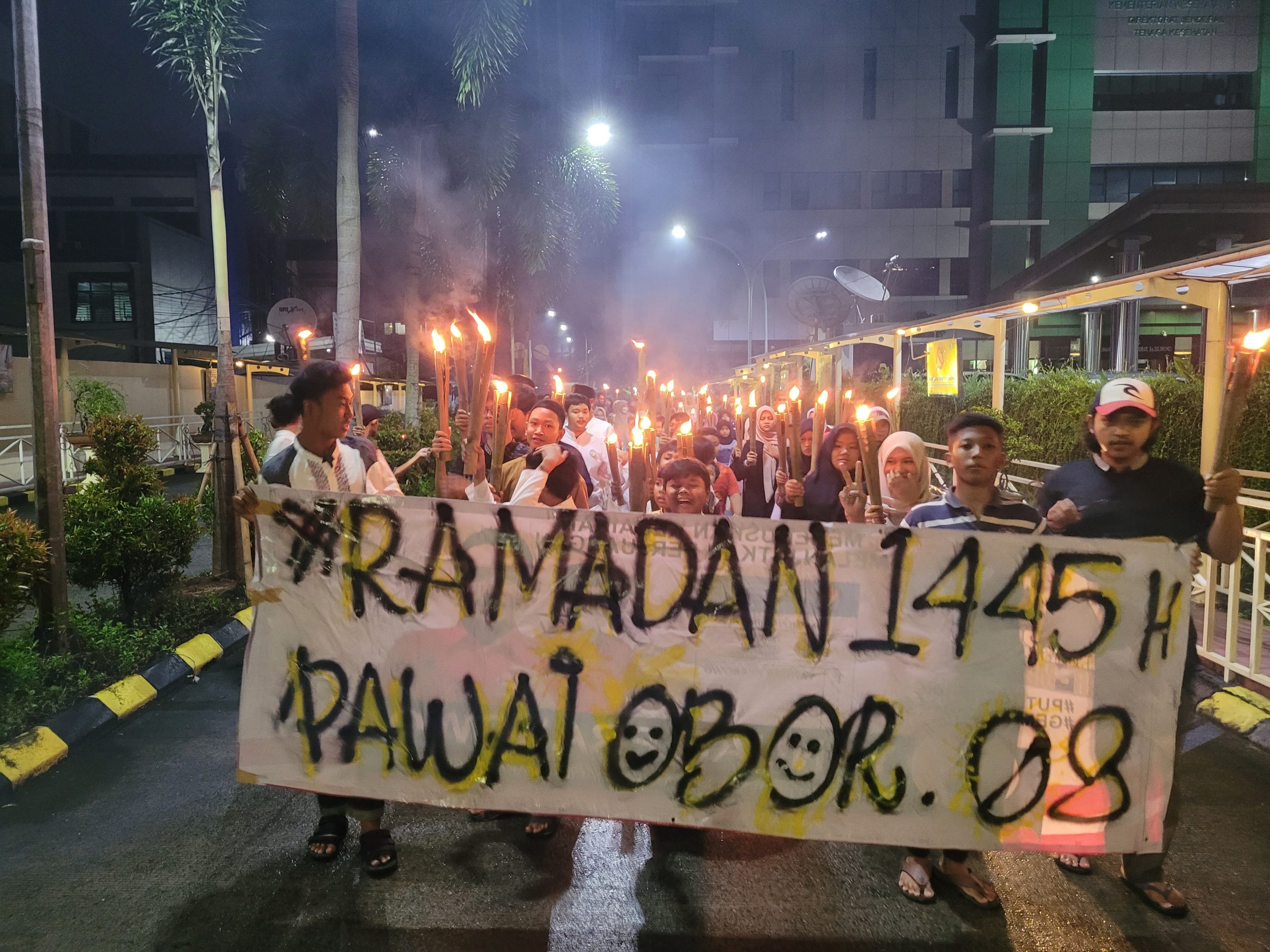 Pawai Obor Menyambut Ramadhan diselenggarakan oleh Warga Kelurahan Gunung, Kebayoran Baru-Jaksel