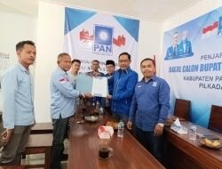 Iwan Ola, Ketua DPC Gerindra, Mendaftar Sebagai Calon Bupati ke PAN Pangandaran