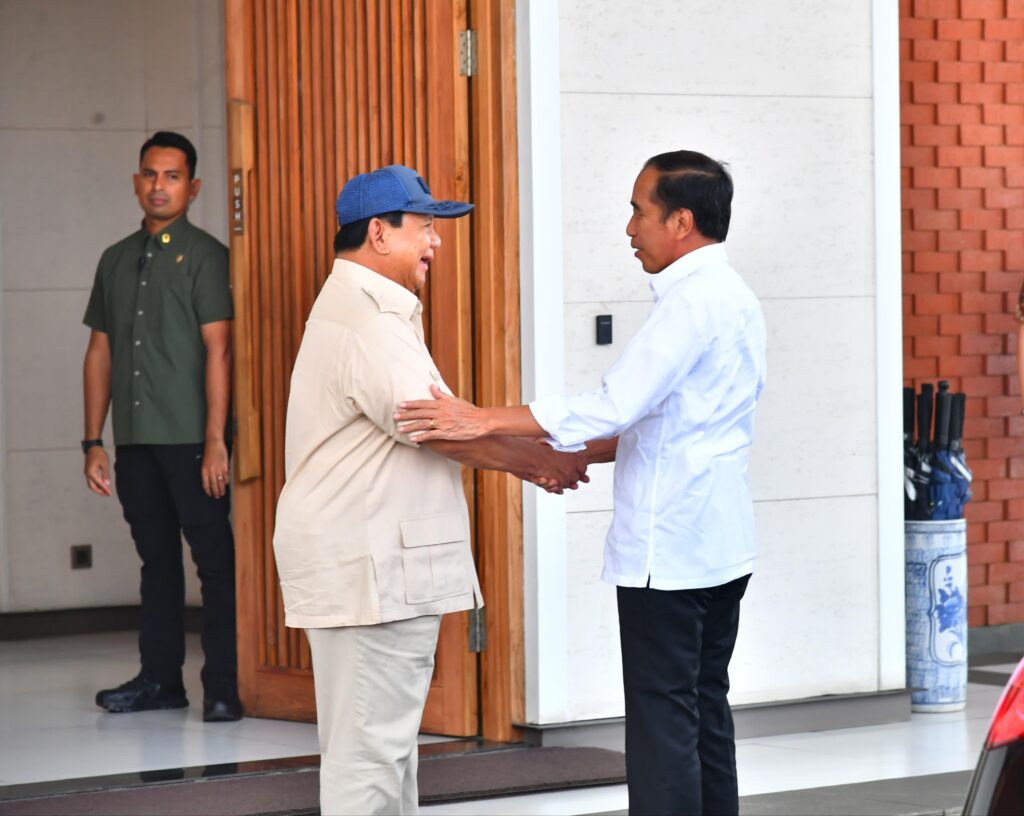 Prabowo Subianto Hampiri Jokowi ke Halim, Beri Ucapan Selamat Ulang Tahun Secara Langsung