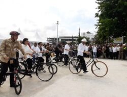 Konser Amal dan Lelang Sepeda Onthel oleh Dani Idol dan Band Goliath untuk Mendukung Sultan HB II menjadi Pahlawan Nasional, dihadiri oleh Presiden Jokowi