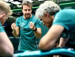 Fernando Alonso Bicara Insiden Setir Copot di F1 Bahrain