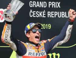Anda bisa menggunakan judul ini: Marquez Siap Saingi Rossi di Trek Balap