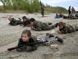 Latihan Perang Anak di Rusia: Potret Perang Berkepanjangan