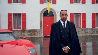 Lewis Hamilton Jual Seluruh Koleksi Mobilnya: Penawaran Menggiurkan!