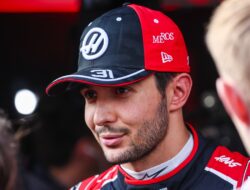 Esteban Ocon Start dari Pitlane Setelah Gagal Tes Sayap Belakang