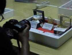 Perhiasan Bentuk Naga Dilelang KPK: Penawaran Terbaik!