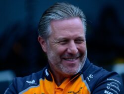 Zak Brown Membayangkan Kolaborasi Dengan Verstappen di Balap Endurance